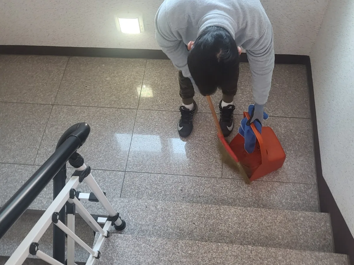 철원군 근동면 오피스 기계실 장비 주변 정밀 위생청소 사례 - 행진크린